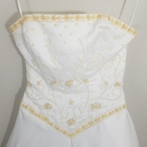Vintage Strapless Wedding Gown - Picture 6 of 6